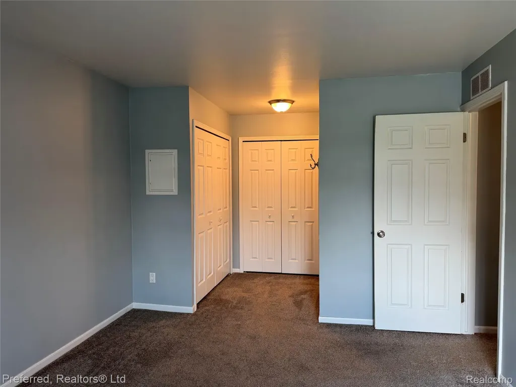 706 Sunset Lane St. Clair Shores City MI 48082
