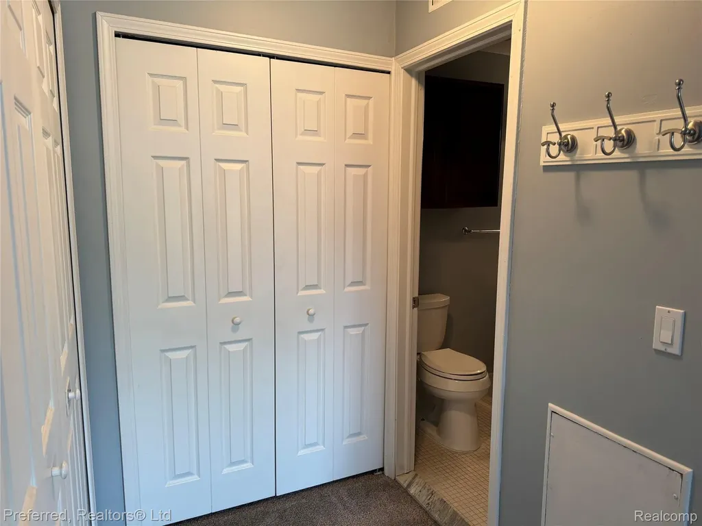 706 Sunset Lane St. Clair Shores City MI 48082