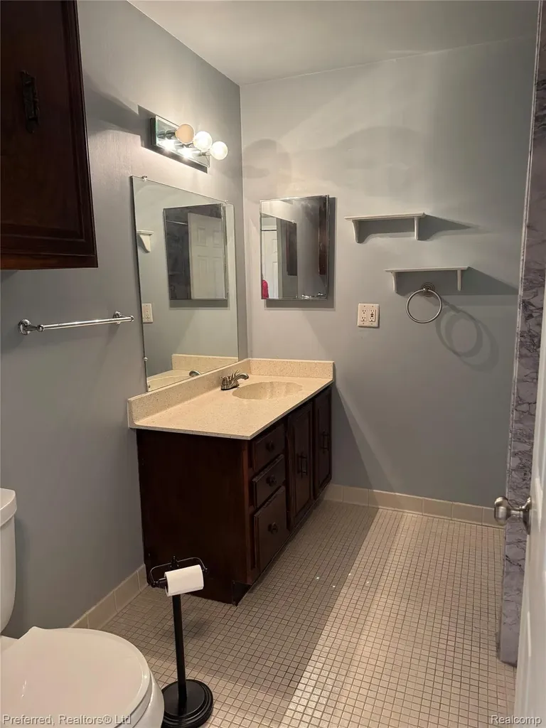 706 Sunset Lane St. Clair Shores City MI 48082