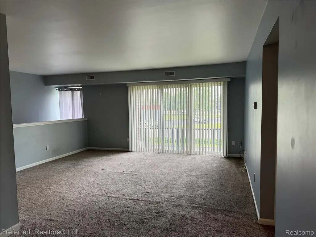 706 Sunset Lane St. Clair Shores City MI 48082