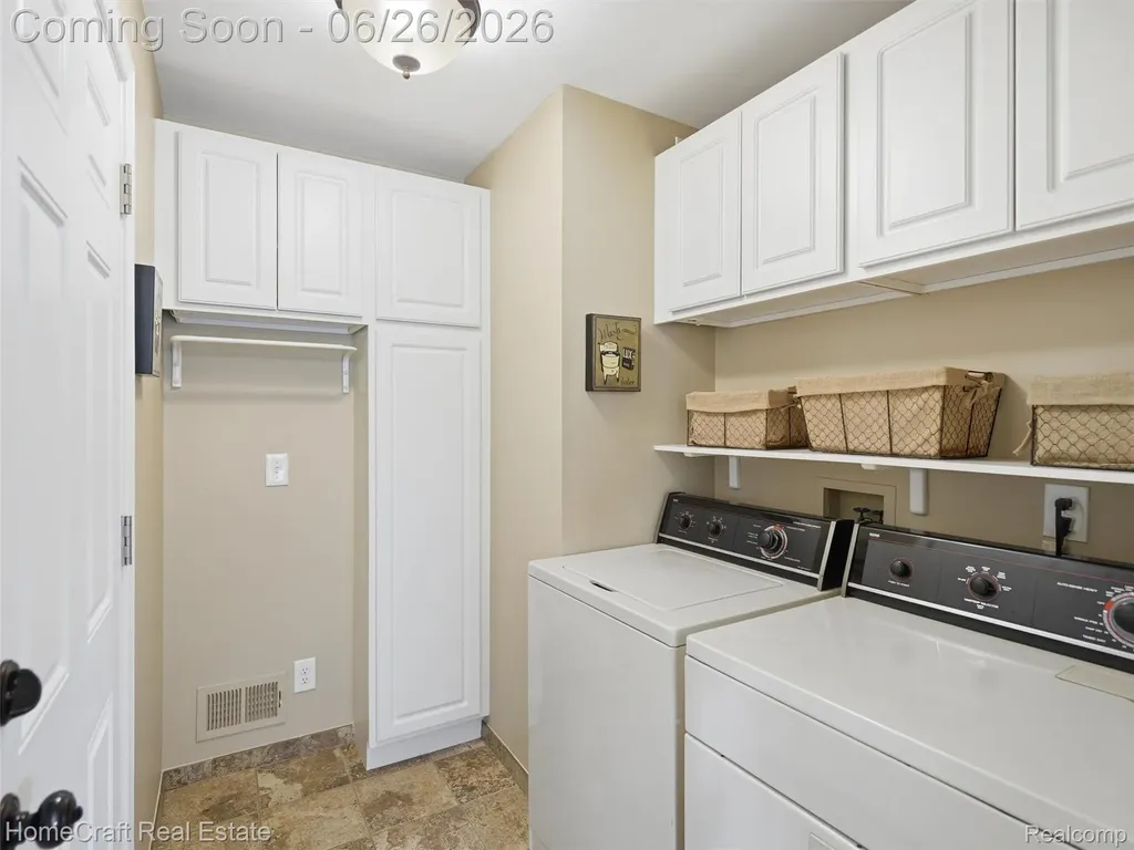 3383 Milcroft Court Canton Charter Township MI 48188