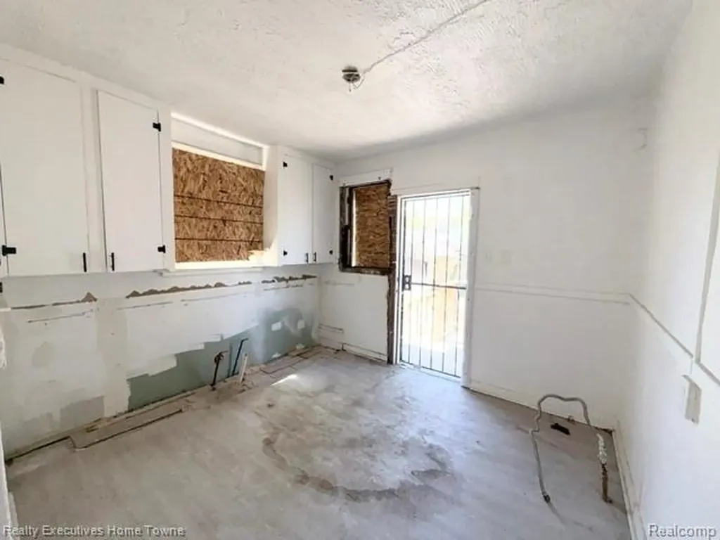 11439 Ohio Street Detroit City MI 48204