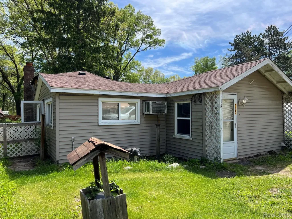 180 Fonda Drive Deerfield Township MI 48421