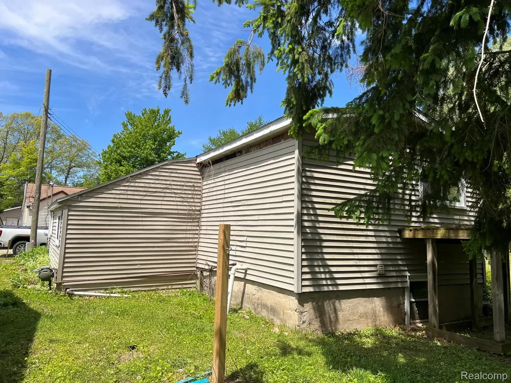 180 Fonda Drive Deerfield Township MI 48421