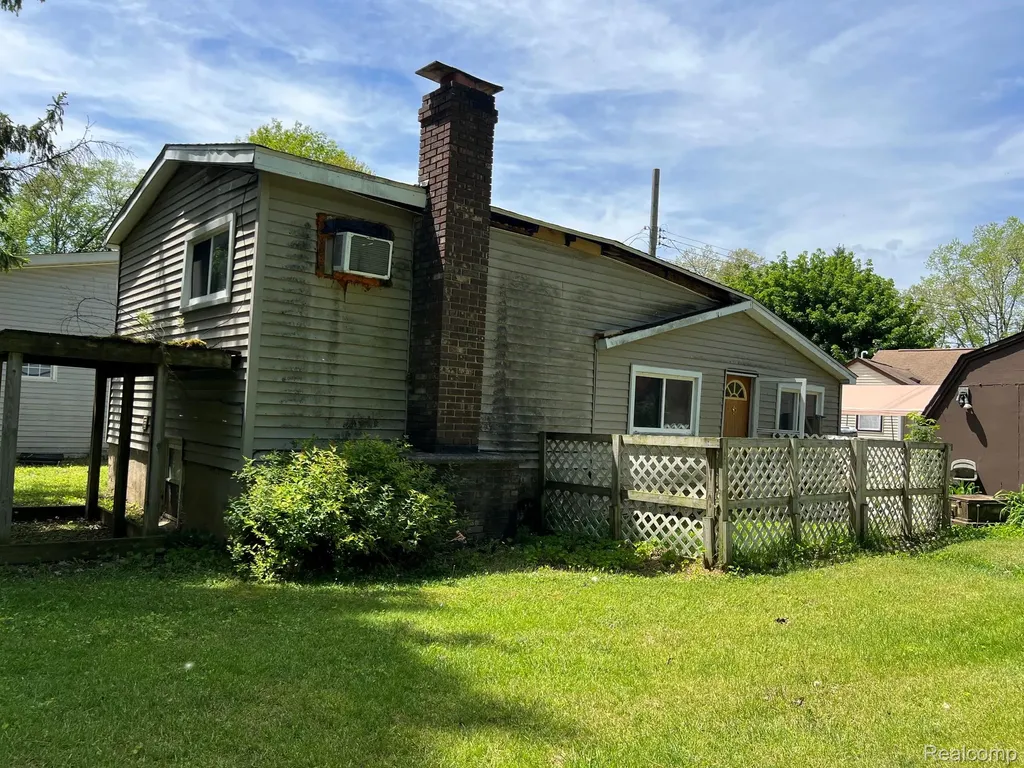 180 Fonda Drive Deerfield Township MI 48421