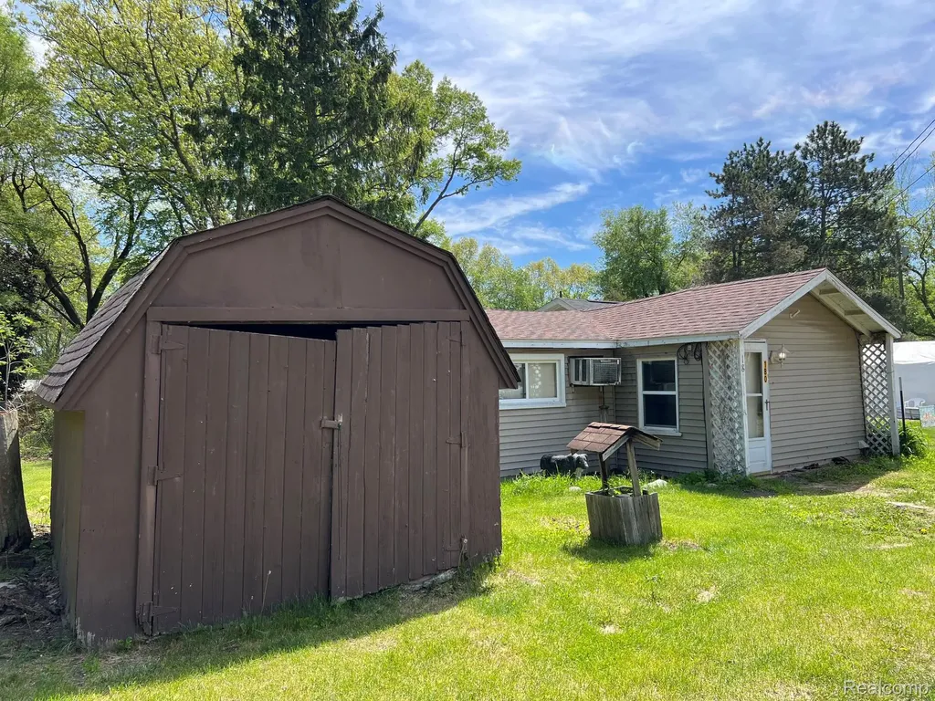 180 Fonda Drive Deerfield Township MI 48421