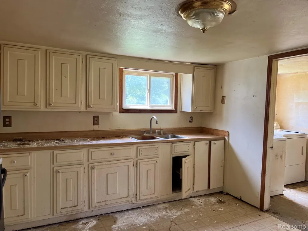 180 Fonda Drive Deerfield Township MI 48421