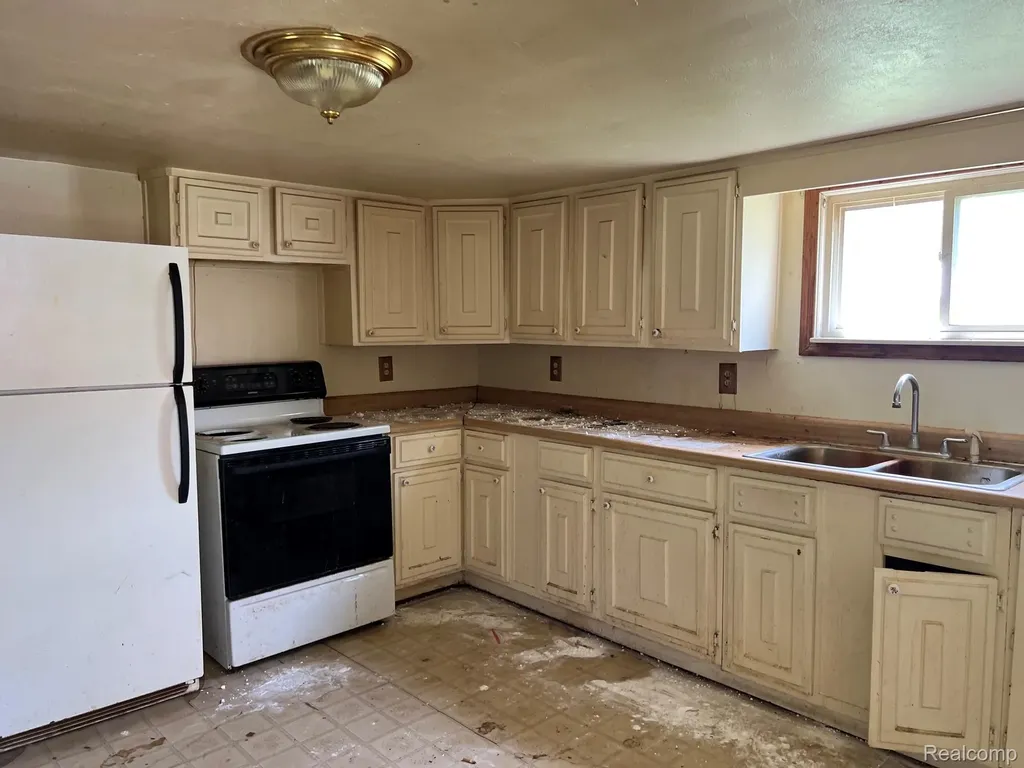 180 Fonda Drive Deerfield Township MI 48421