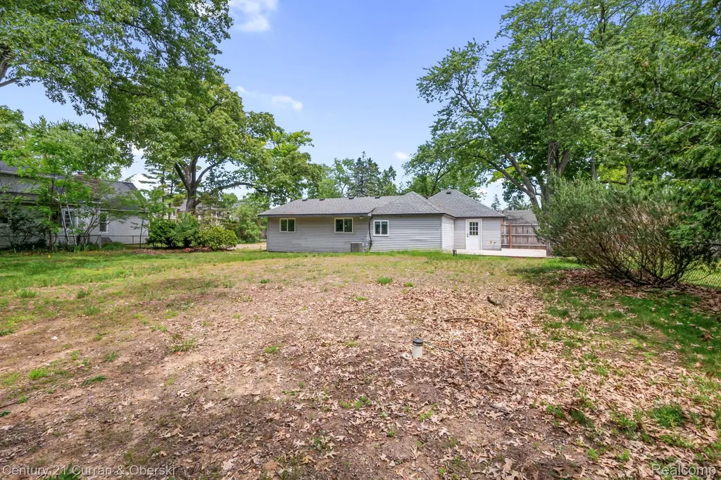 2374 Lakena Road West Bloomfield Charter Township MI 48324