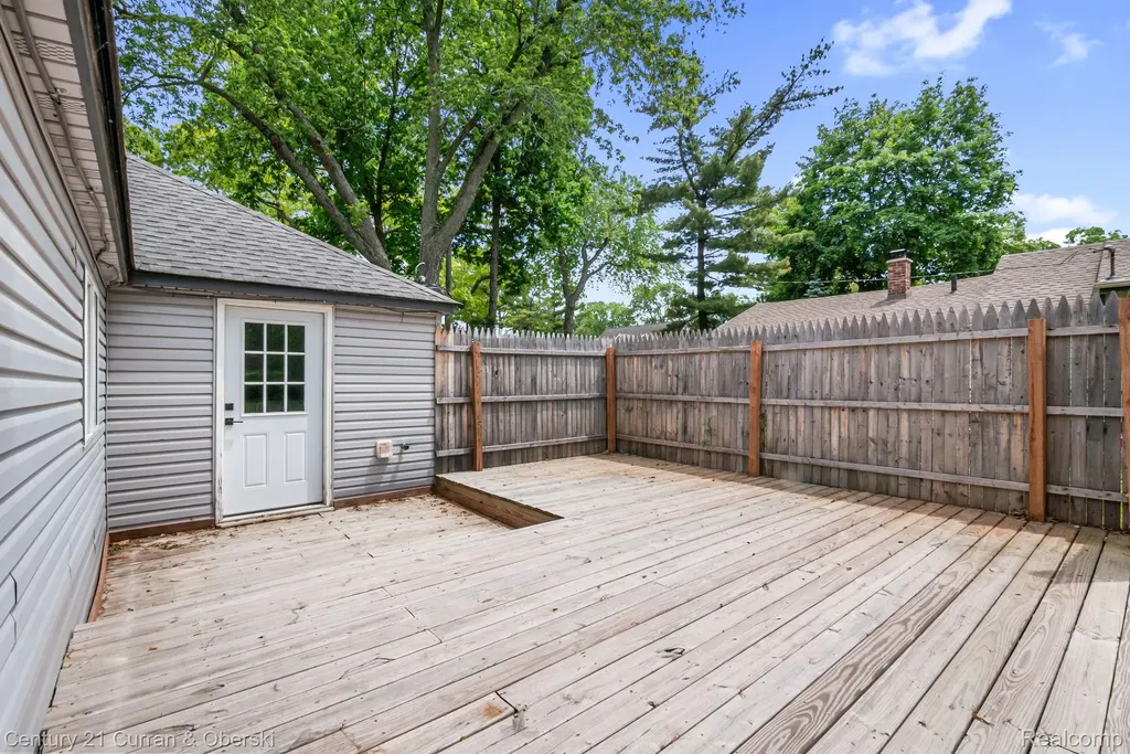 2374 Lakena Road West Bloomfield Charter Township MI 48324