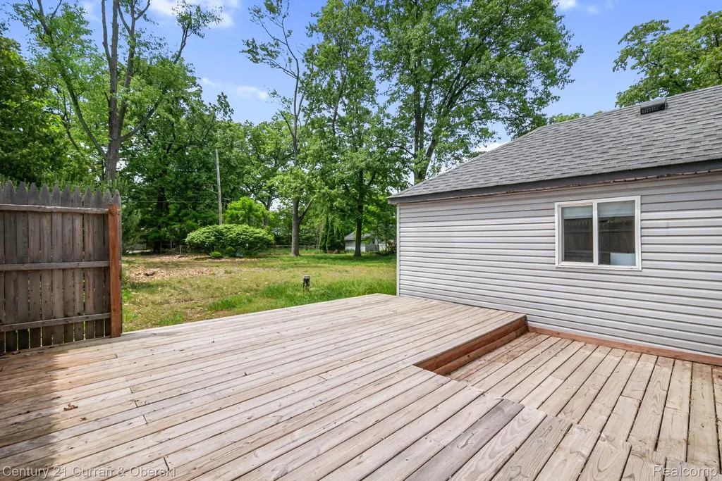 2374 Lakena Road West Bloomfield Charter Township MI 48324