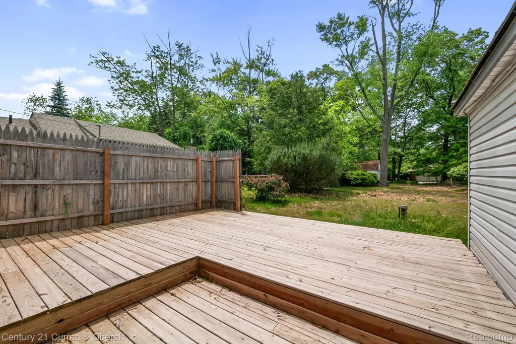 2374 Lakena Road West Bloomfield Charter Township MI 48324