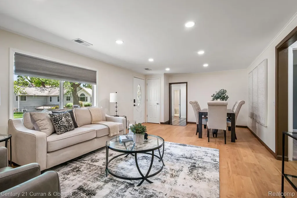 2374 Lakena Road West Bloomfield Charter Township MI 48324