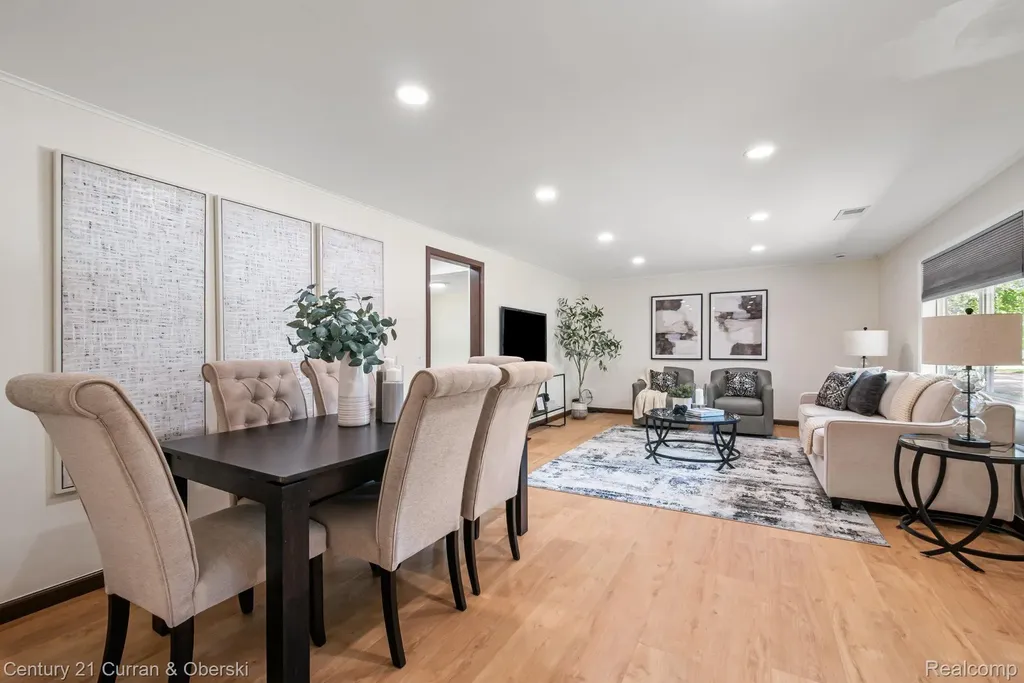 2374 Lakena Road West Bloomfield Charter Township MI 48324