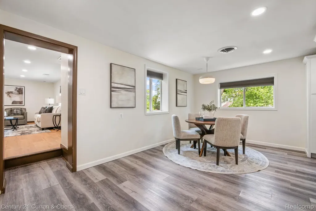 2374 Lakena Road West Bloomfield Charter Township MI 48324