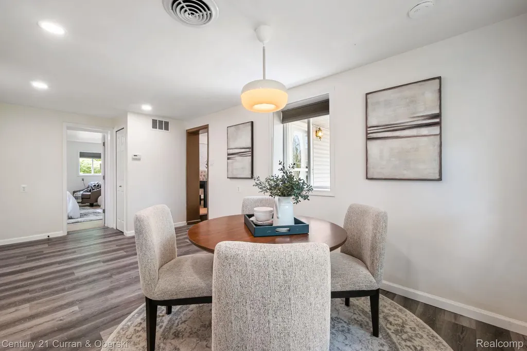 2374 Lakena Road West Bloomfield Charter Township MI 48324