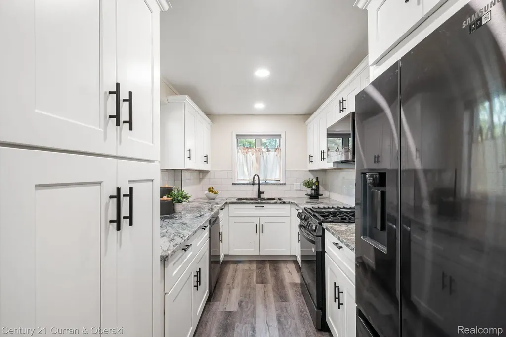 2374 Lakena Road West Bloomfield Charter Township MI 48324
