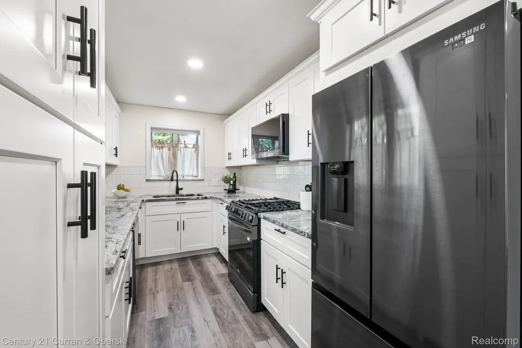 2374 Lakena Road West Bloomfield Charter Township MI 48324