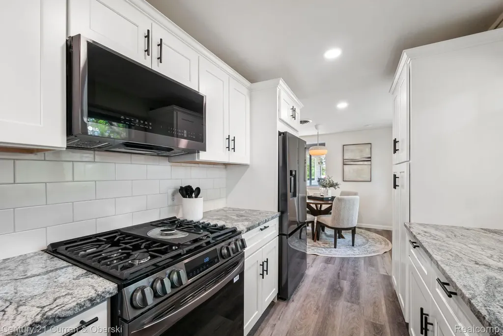 2374 Lakena Road West Bloomfield Charter Township MI 48324