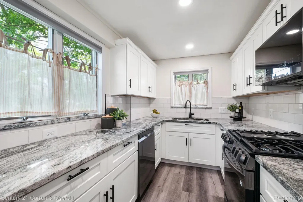 2374 Lakena Road West Bloomfield Charter Township MI 48324