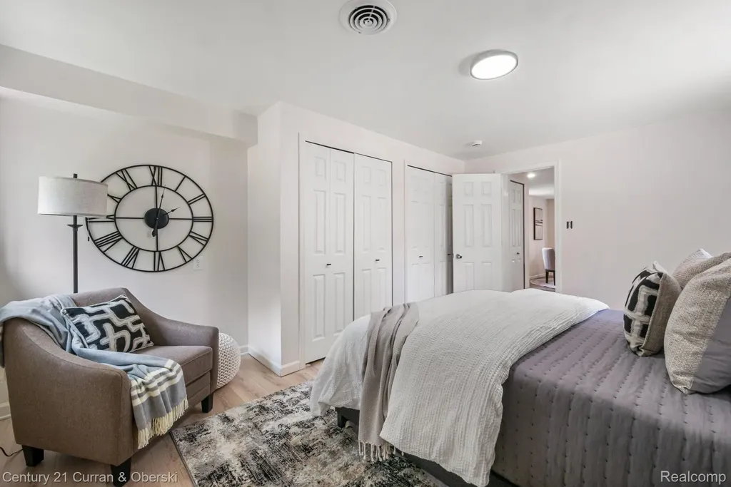 2374 Lakena Road West Bloomfield Charter Township MI 48324