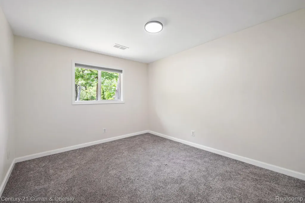 2374 Lakena Road West Bloomfield Charter Township MI 48324