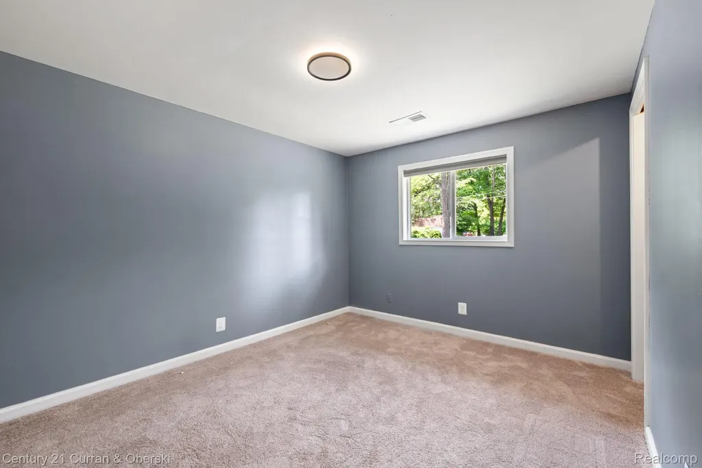 2374 Lakena Road West Bloomfield Charter Township MI 48324