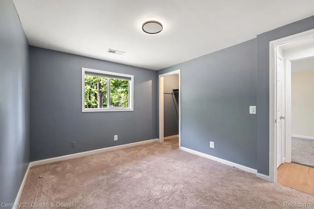 2374 Lakena Road West Bloomfield Charter Township MI 48324