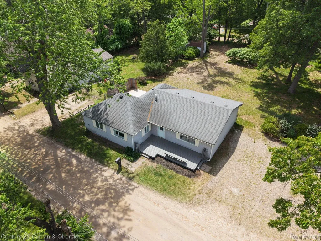 2374 Lakena Road West Bloomfield Charter Township MI 48324