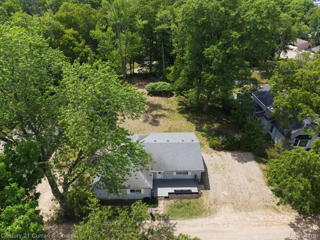 2374 Lakena Road West Bloomfield Charter Township MI 48324