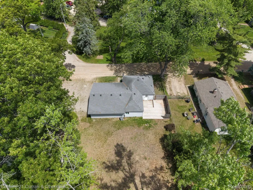2374 Lakena Road West Bloomfield Charter Township MI 48324