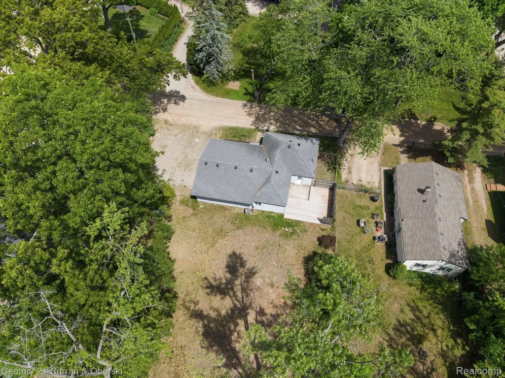 2374 Lakena Road West Bloomfield Charter Township MI 48324