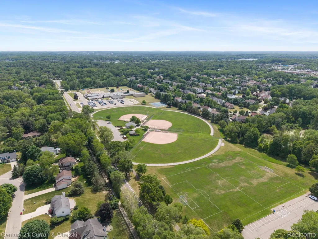 2374 Lakena Road West Bloomfield Charter Township MI 48324