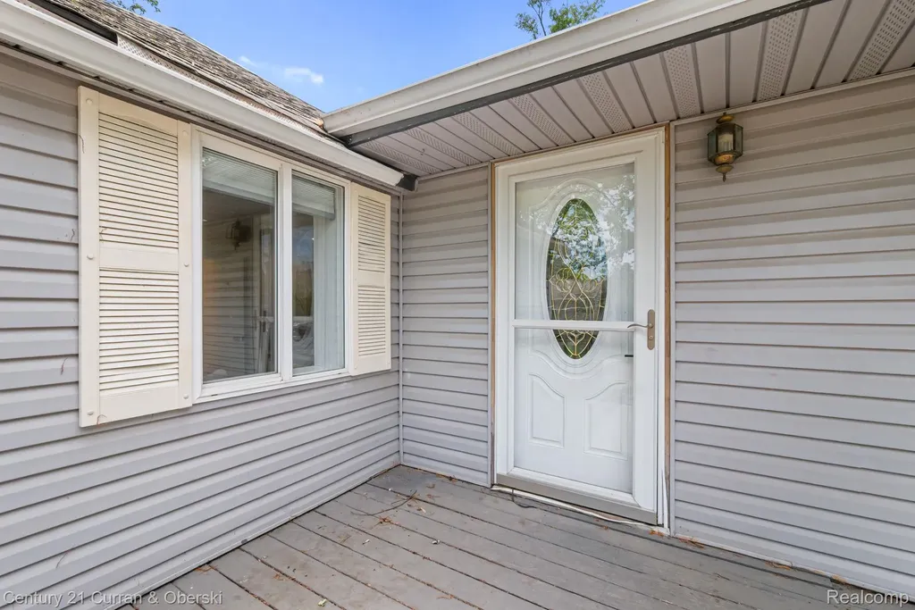 2374 Lakena Road West Bloomfield Charter Township MI 48324