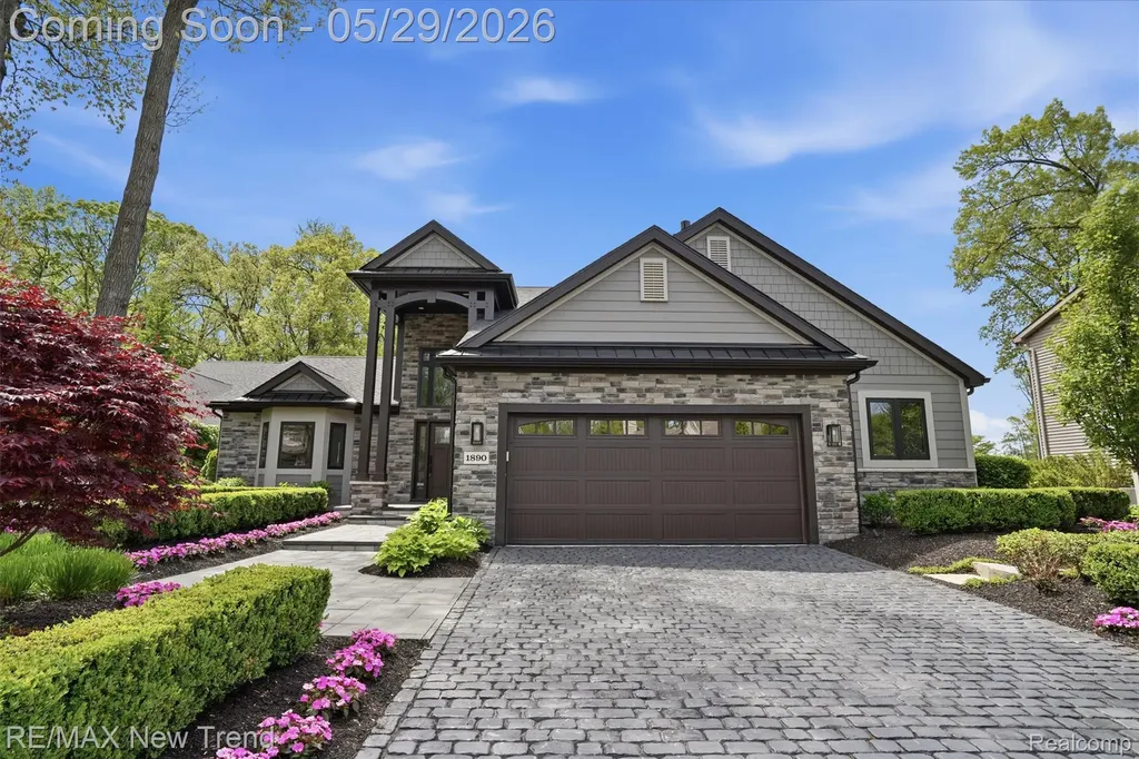 1890 Spruce Drive Commerce Charter Township MI 48390