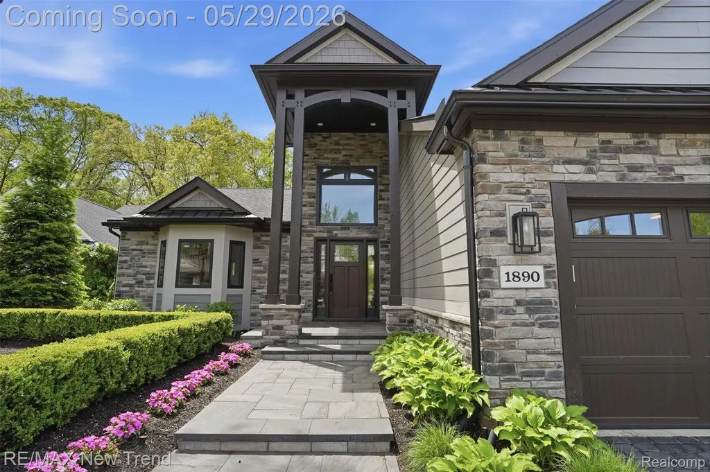 1890 Spruce Drive Commerce Charter Township MI 48390