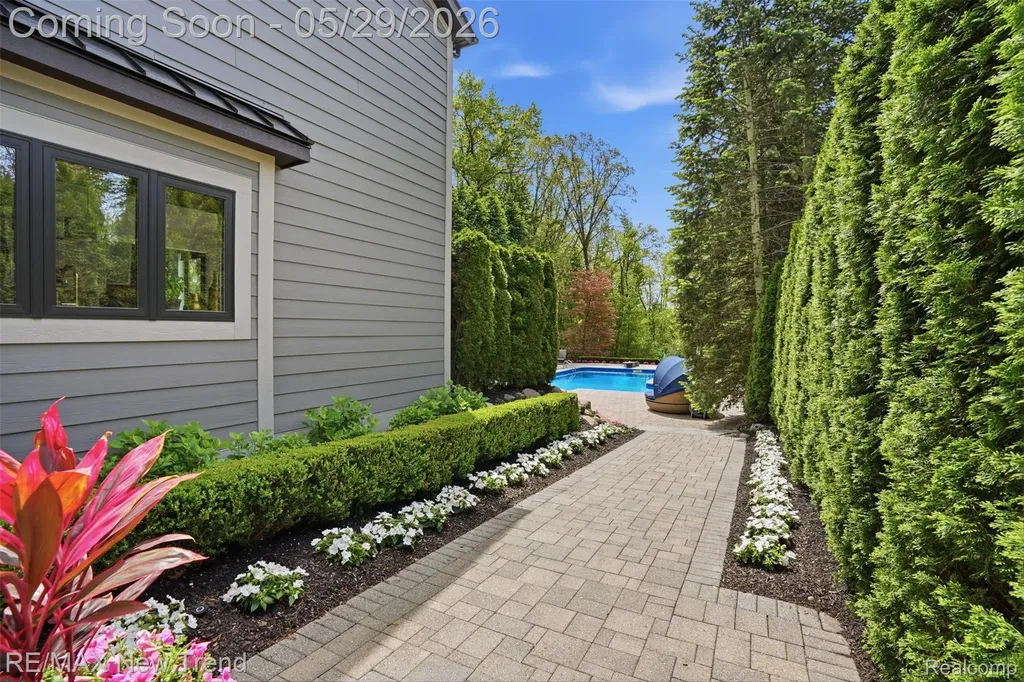 1890 Spruce Drive Commerce Charter Township MI 48390