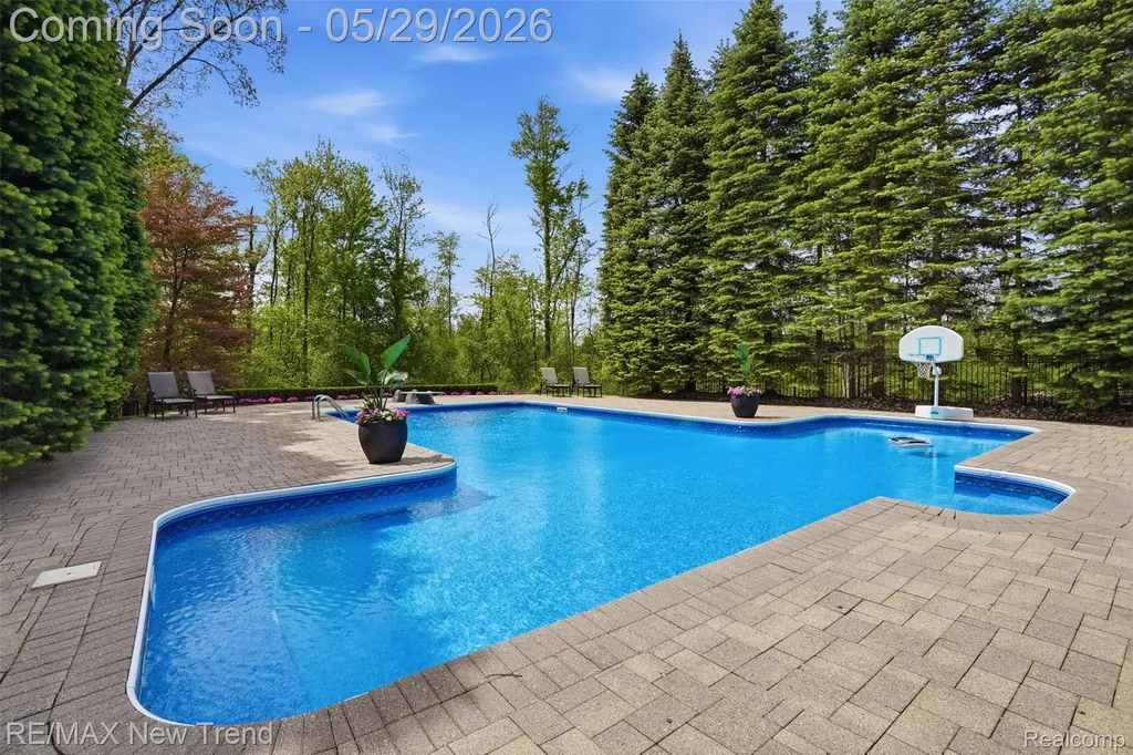 1890 Spruce Drive Commerce Charter Township MI 48390