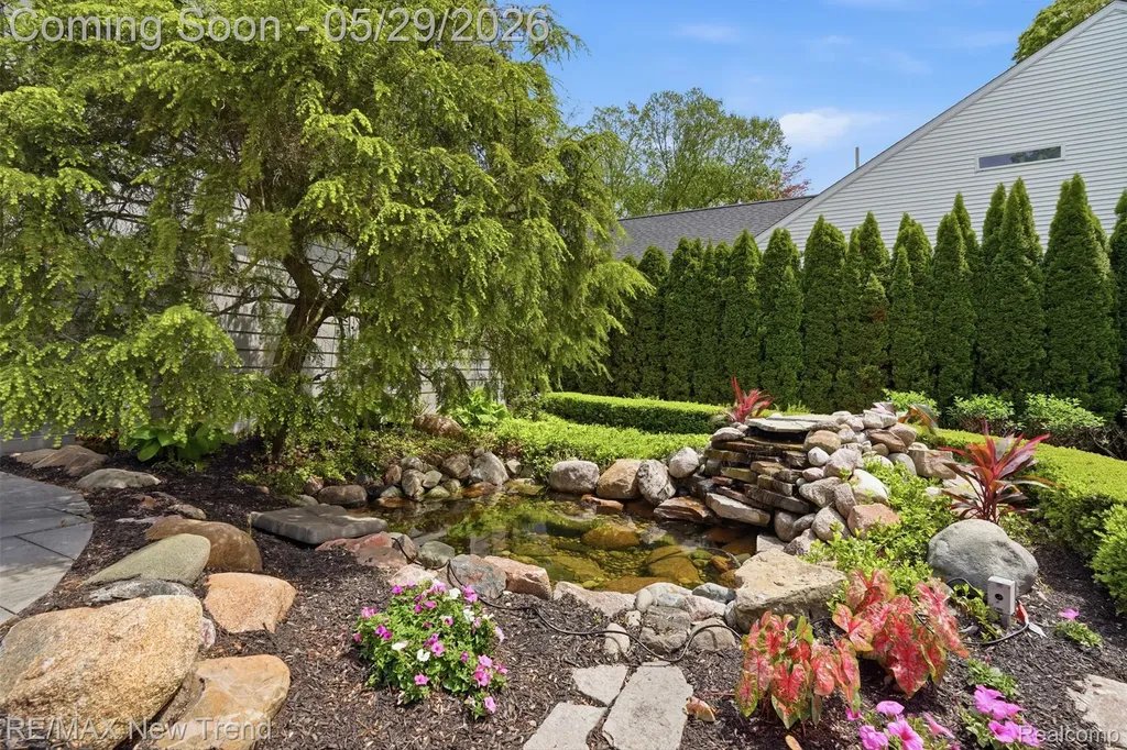 1890 Spruce Drive Commerce Charter Township MI 48390