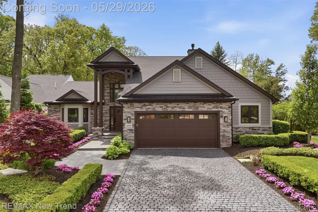 1890 Spruce Drive Commerce Charter Township MI 48390