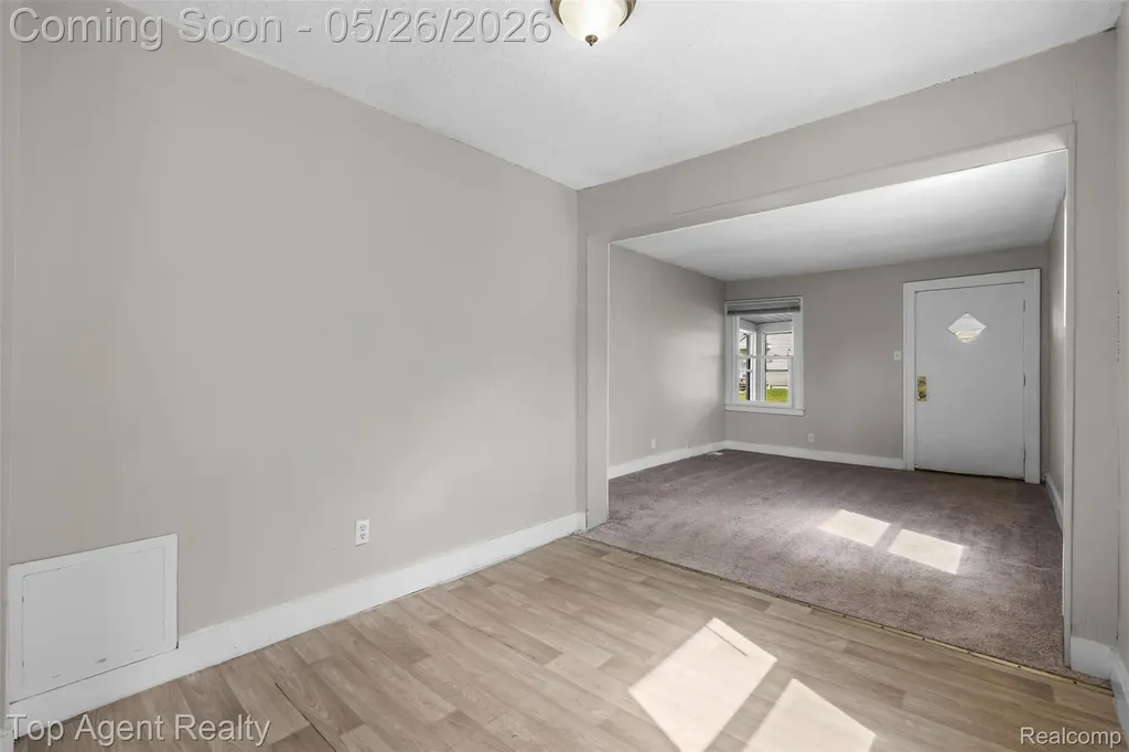 18730 Meier Street Roseville City MI 48066