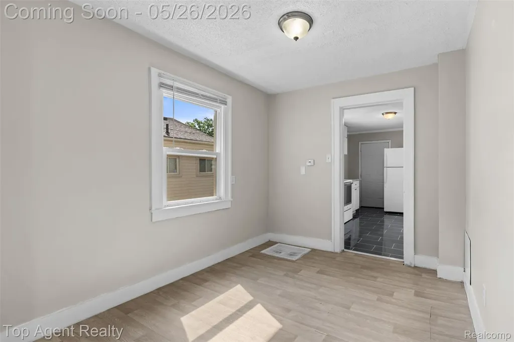 18730 Meier Street Roseville City MI 48066