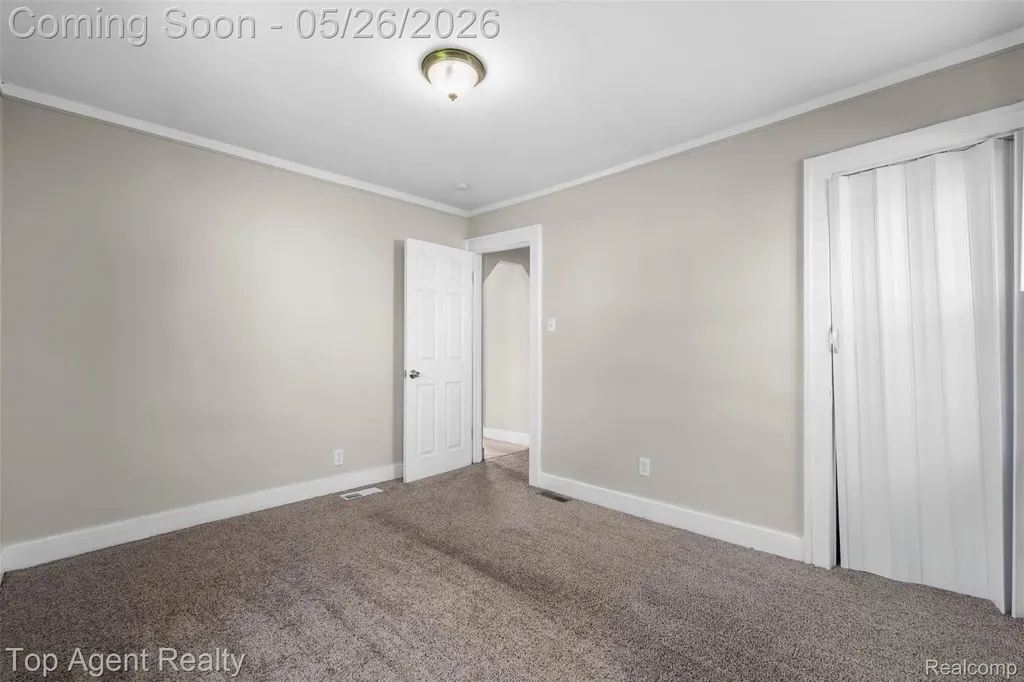 18730 Meier Street Roseville City MI 48066