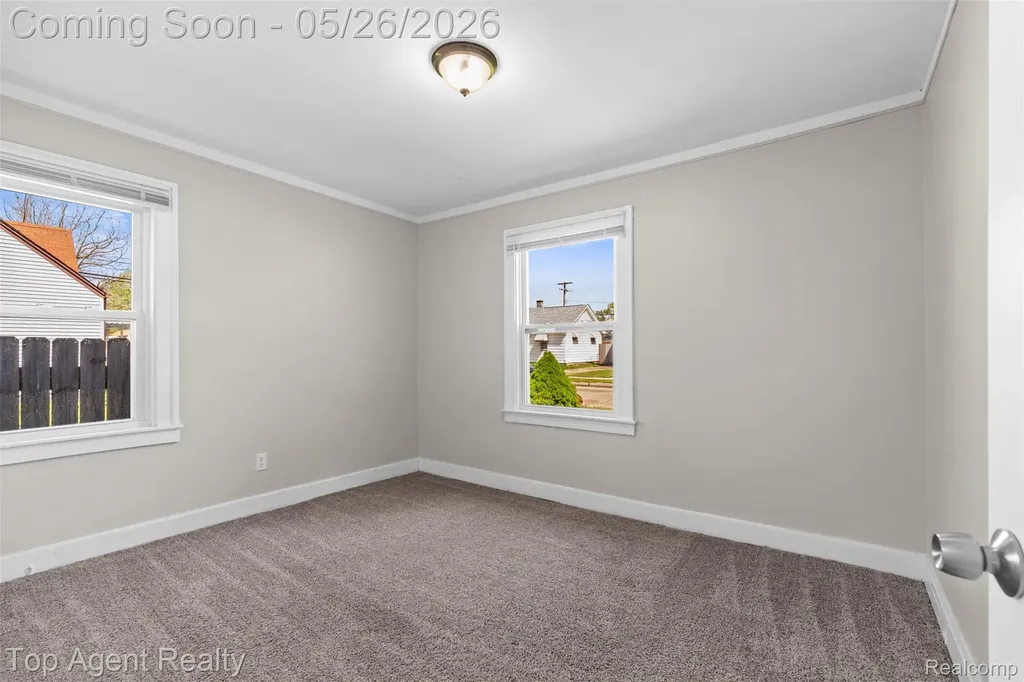 18730 Meier Street Roseville City MI 48066