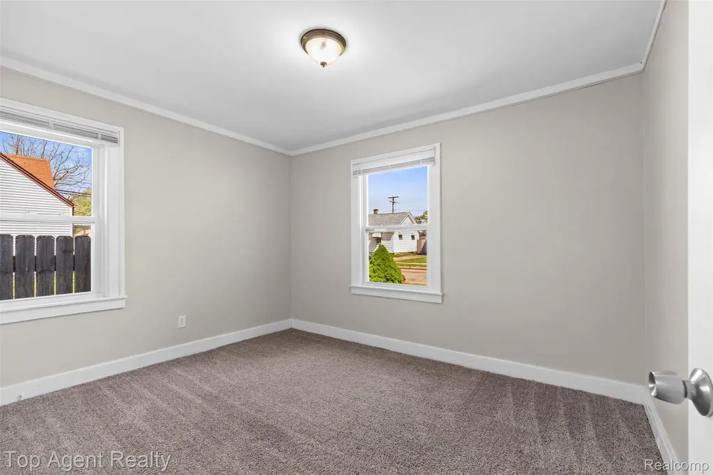 18730 Meier Street Roseville City MI 48066