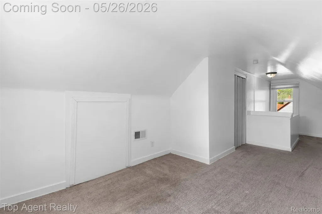 18730 Meier Street Roseville City MI 48066