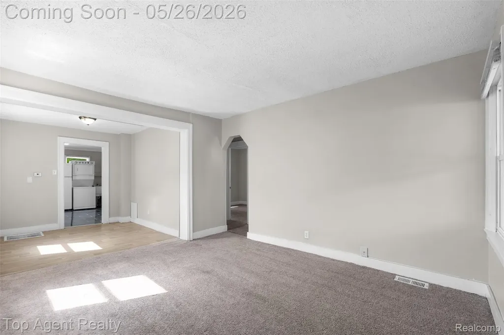 18730 Meier Street Roseville City MI 48066