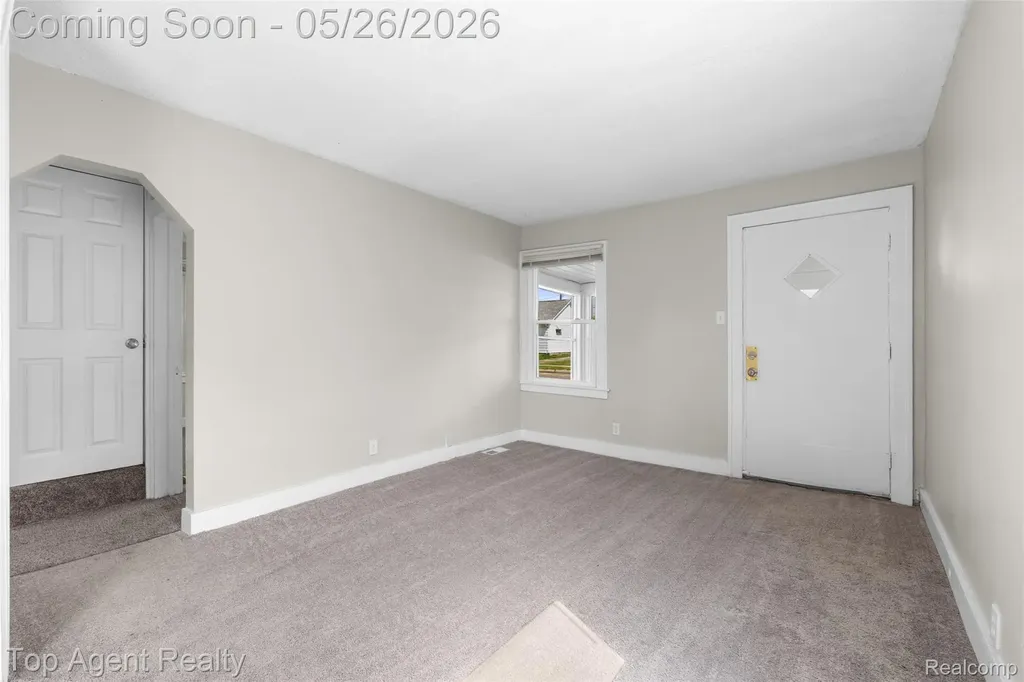 18730 Meier Street Roseville City MI 48066