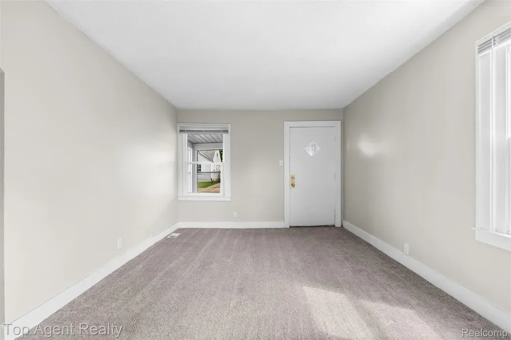 18730 Meier Street Roseville City MI 48066