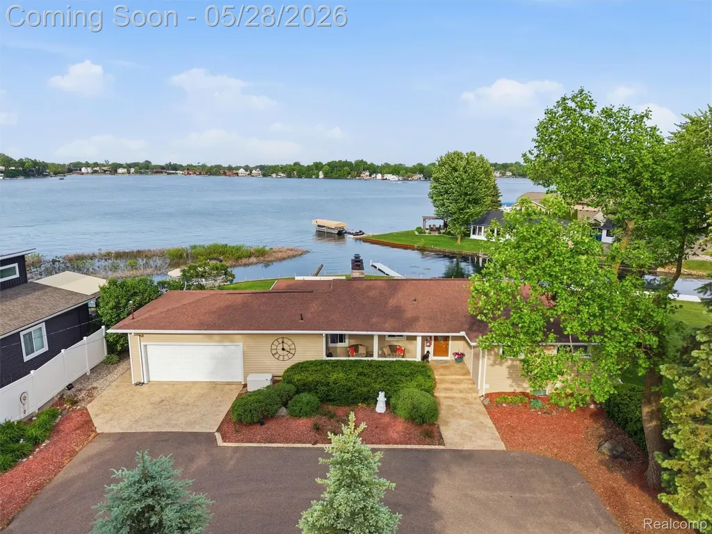 12099 Torrey Road Fenton Charter Township MI 48430